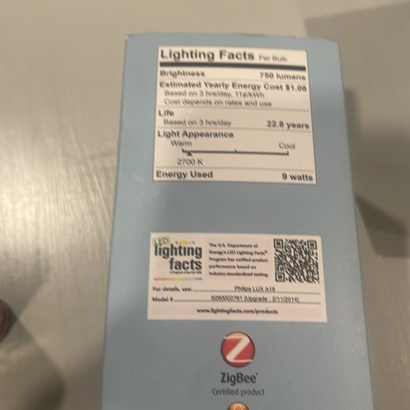 Philips hue lux smart light bulb open box - Picture 2 of 3